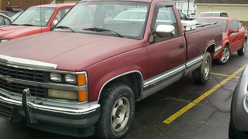 1989 chevy 1500  156,569 miles have key starts and runs  needs battery
