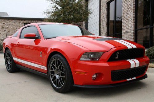 Svt performance package,1-owner 550 horsepower badboy! race red/charcoal black!!