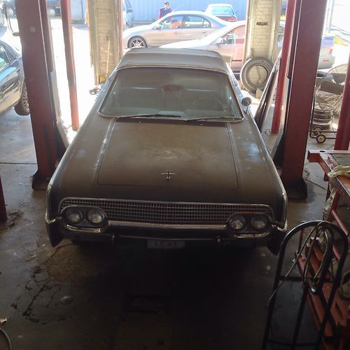 Lincoln continental 1961 needs complete restoration no reserve