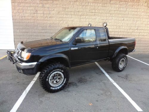 Used nissan frontier extended cab 4x4 #8