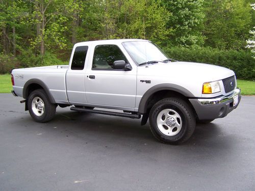 2001 ford ranger 4x4 ext.cab...6cyl/auto...exc.cond...priced to sell