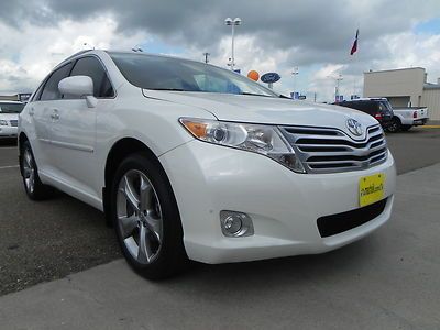 Navigation backup camera white leather clean carfax 3.5 v6 low miles venza power