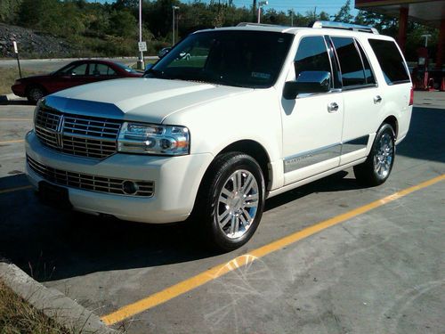 Make an offer!!!! 2007 lincoln, navigator, off white ext, blk int, 73,000 miles