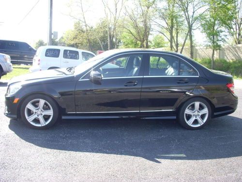 C300 - 4matic - showroom flawless condition - fully loaded - nicest on ebay
