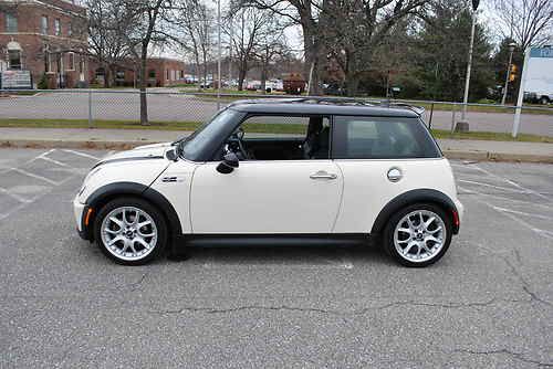 2006 mini cooper s, super clean, only 49k miles, factory supercharged 1.6l