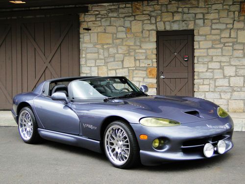 Unbelievable viper, only 6k miles, 6 speed v10, corsa exhaust, ccw wheels