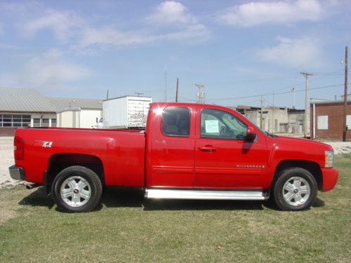 2009 chevy 1500 extended cab ltz loaded leather etc. z71 4x4 none nicer