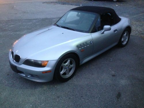 Bmw z3 roadster...sweet little two seat...new droptop...amazing condition