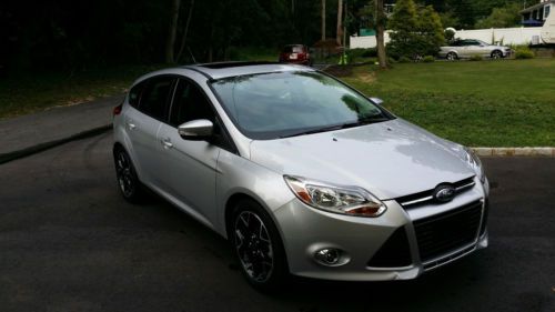 2014 ford focus hatchback se only 3k miles with hail damage salvage rebuildable