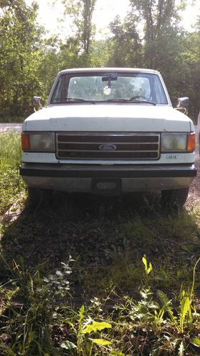 1989 ford f150 xl white in good condition with low miles