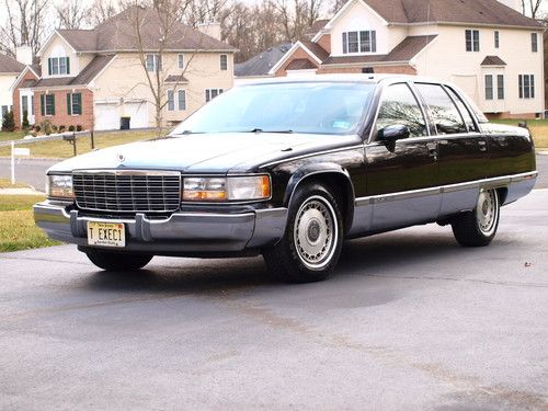 1994 cadillac fleetwood brougham, triple black, well maintained