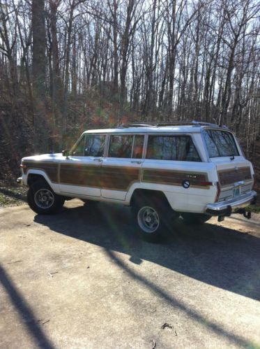 1990 jeep grandwagoneer  one of the last two years of production with sunroof