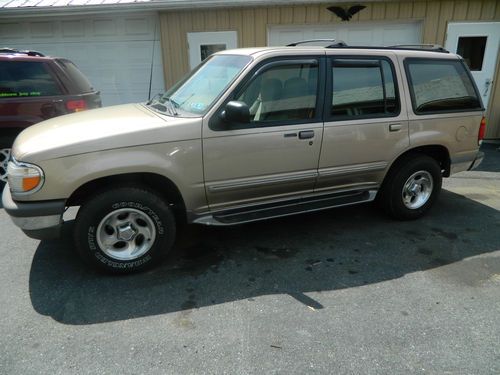 1996 ford explorer xlt 4wd very nice well maintained shape