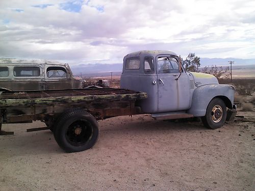 1951 gmc/chevy "250" flatbed duelly truck w/ 5 window cab