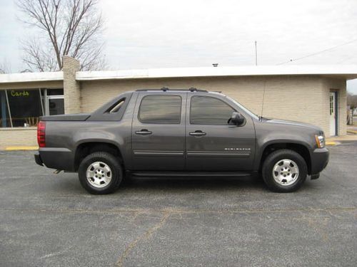 2011 chevrolet avalanche 4wd -clean carfax