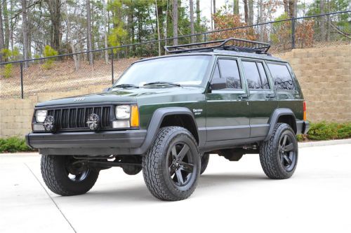 Cherokee xj sport / lifted / stage 2 package / only 56 original miles / wow