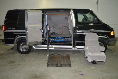 1-owner braun wheelchair lift, handicap van, very clean odor free priced right
