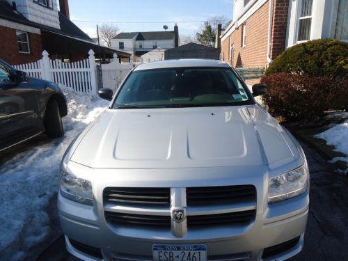 2008 dodge magnum great condition!! drive anywhere