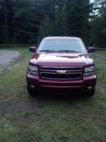 Loaded 2008 maroon chevorlet avalanche