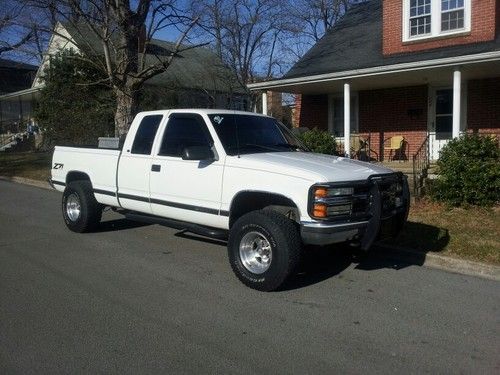 Chevy 1500 1997 4x4 350 truck white ext cab
