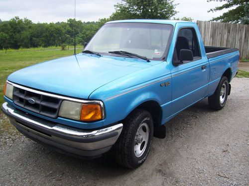 1994 ford ranger xlt 4 cylinder 5 speed, nice truck "mechanic special"